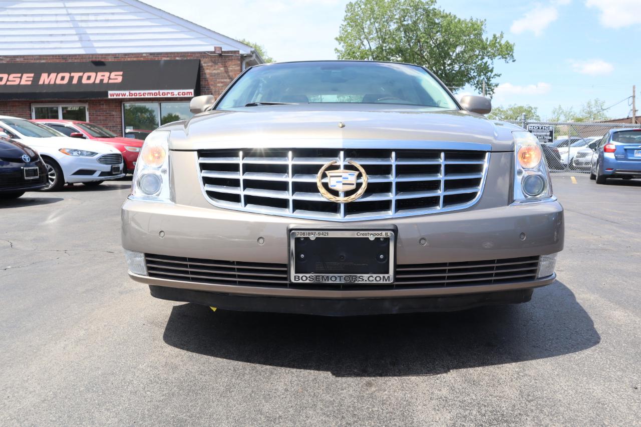 Cadillac DTS Sedan 2007