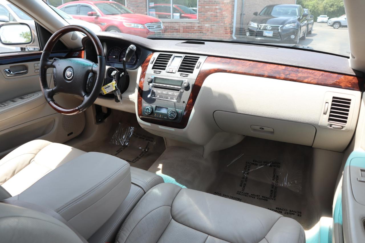 Cadillac DTS Sedan 2007
