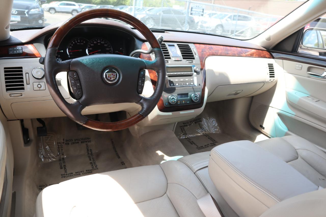 Cadillac DTS Sedan 2007