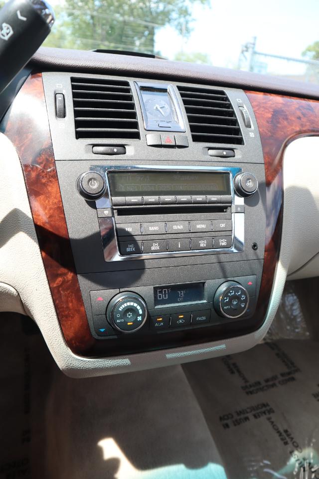 Cadillac DTS Sedan 2007