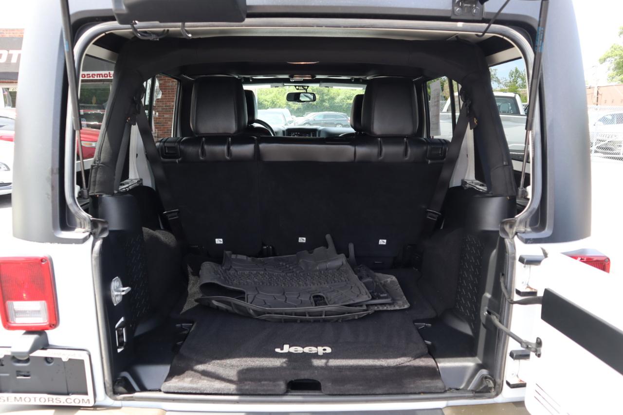 Jeep Wrangler Unlimited Sahara 4WD 2016