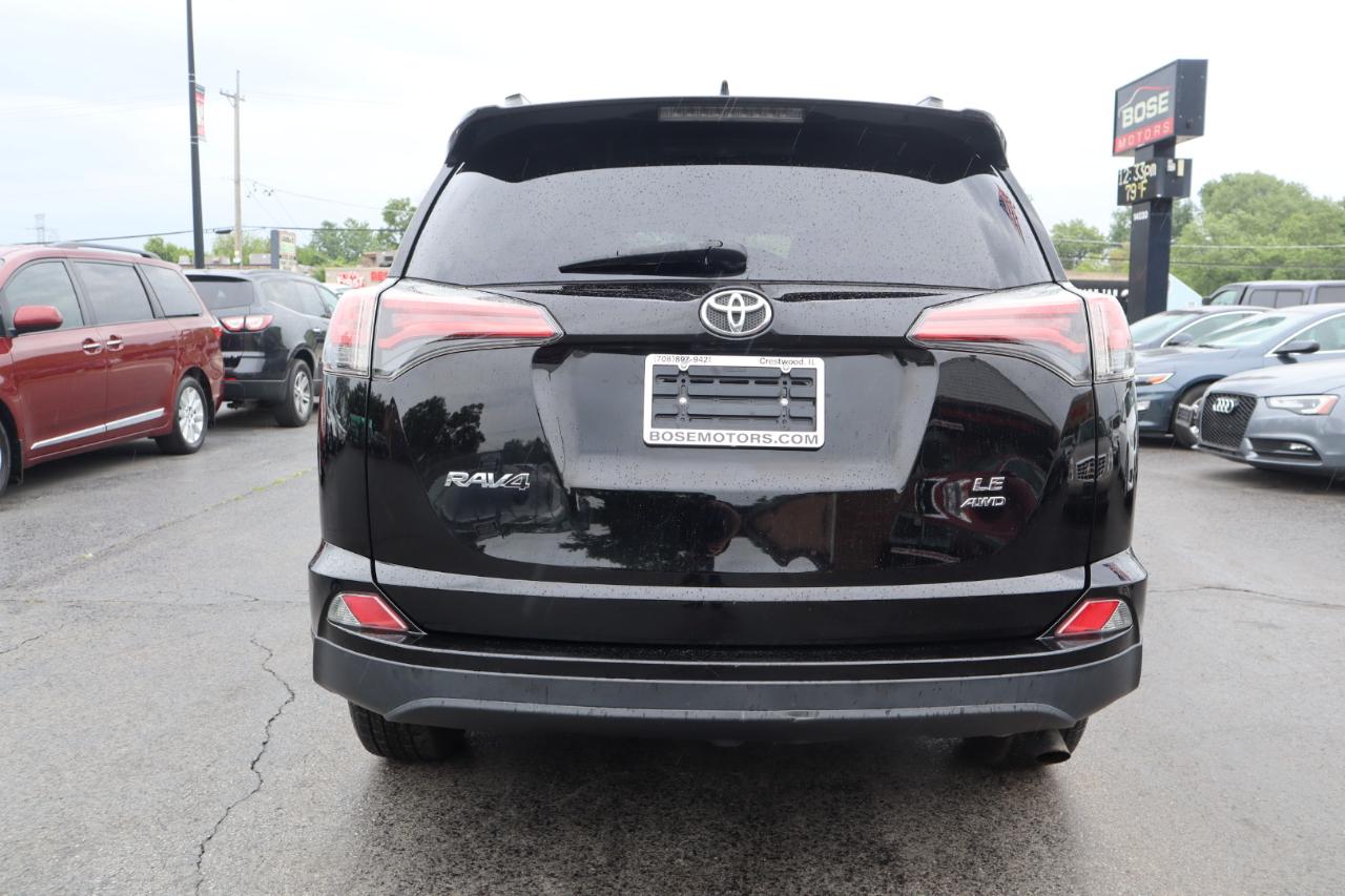 Toyota RAV4 LE AWD 2017