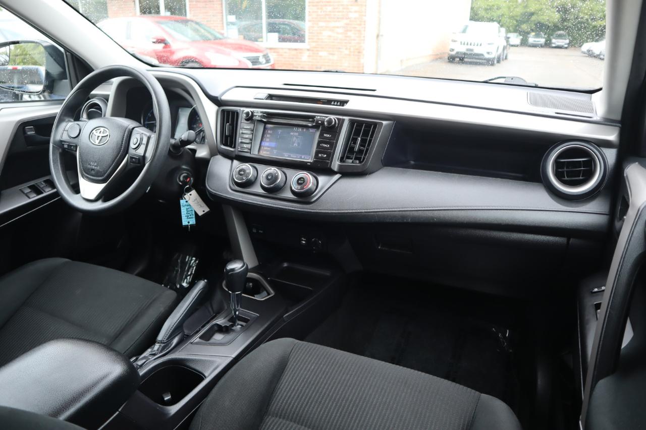 Toyota RAV4 LE AWD 2017