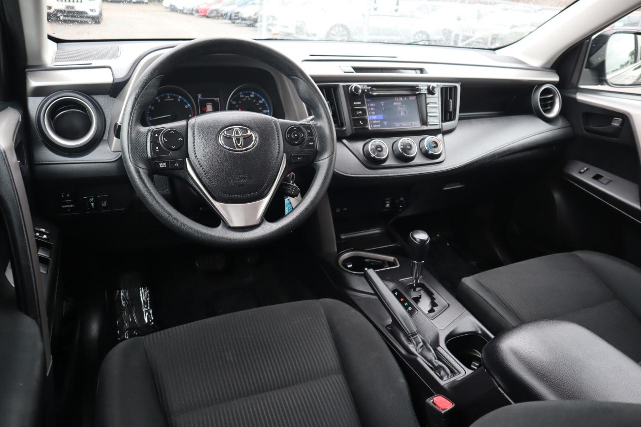 Toyota RAV4 LE AWD 2017