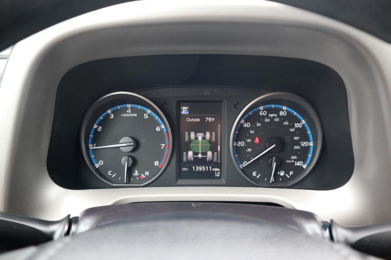 Toyota RAV4 LE AWD 2017