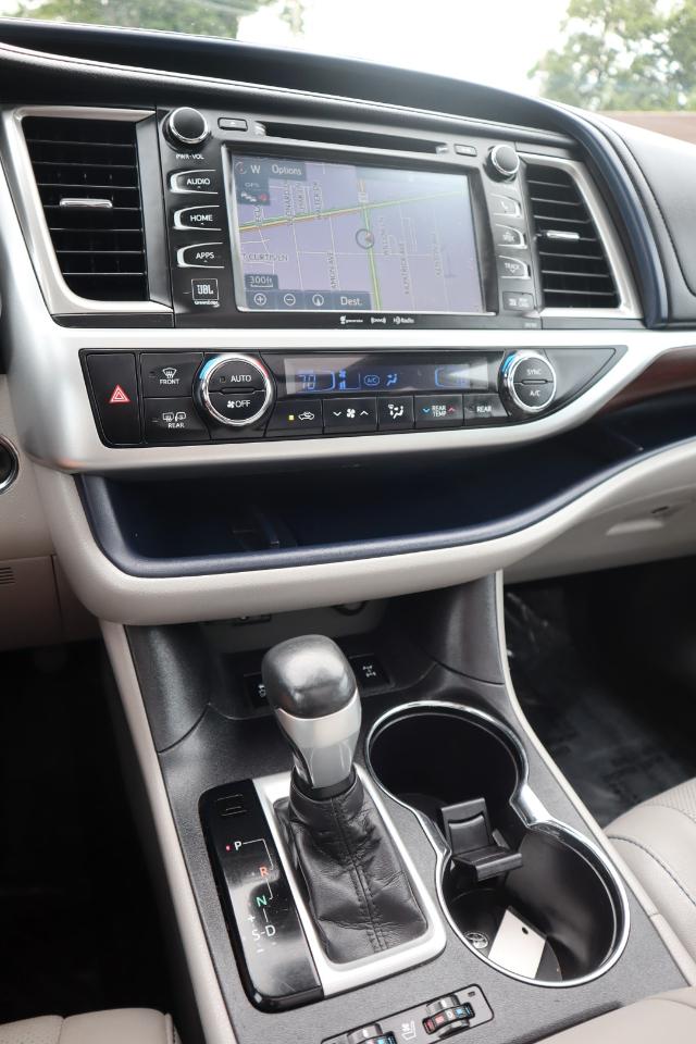 Toyota Highlander Limited AWD V6 2016