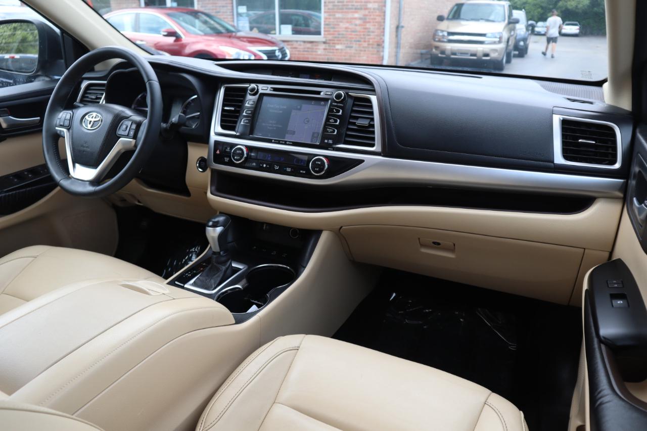 Toyota Highlander XLE AWD V6 2016