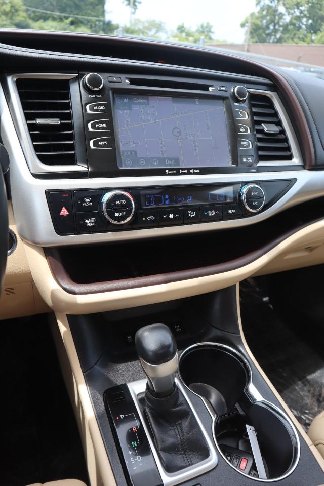 Toyota Highlander XLE AWD V6 2016