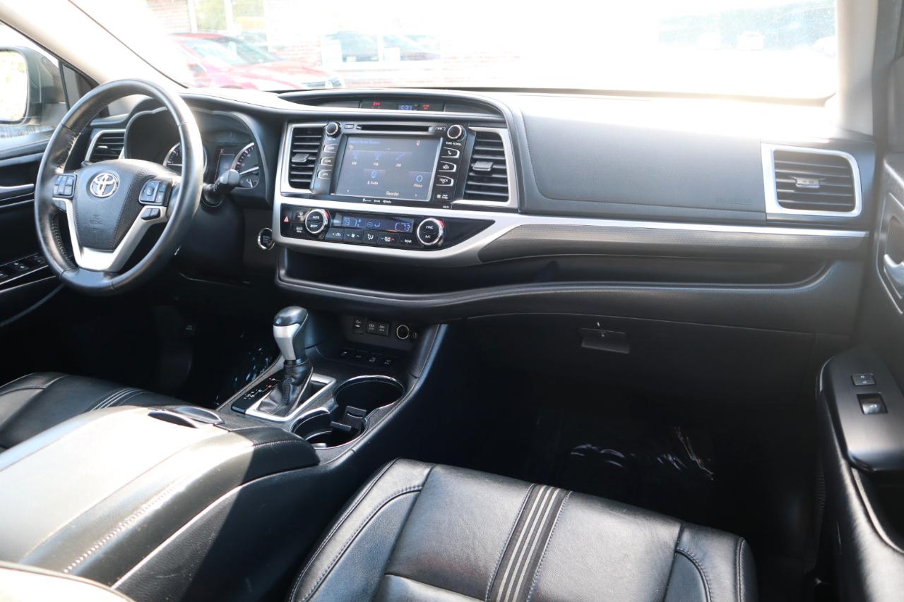 Toyota Highlander SE AWD V6 2018