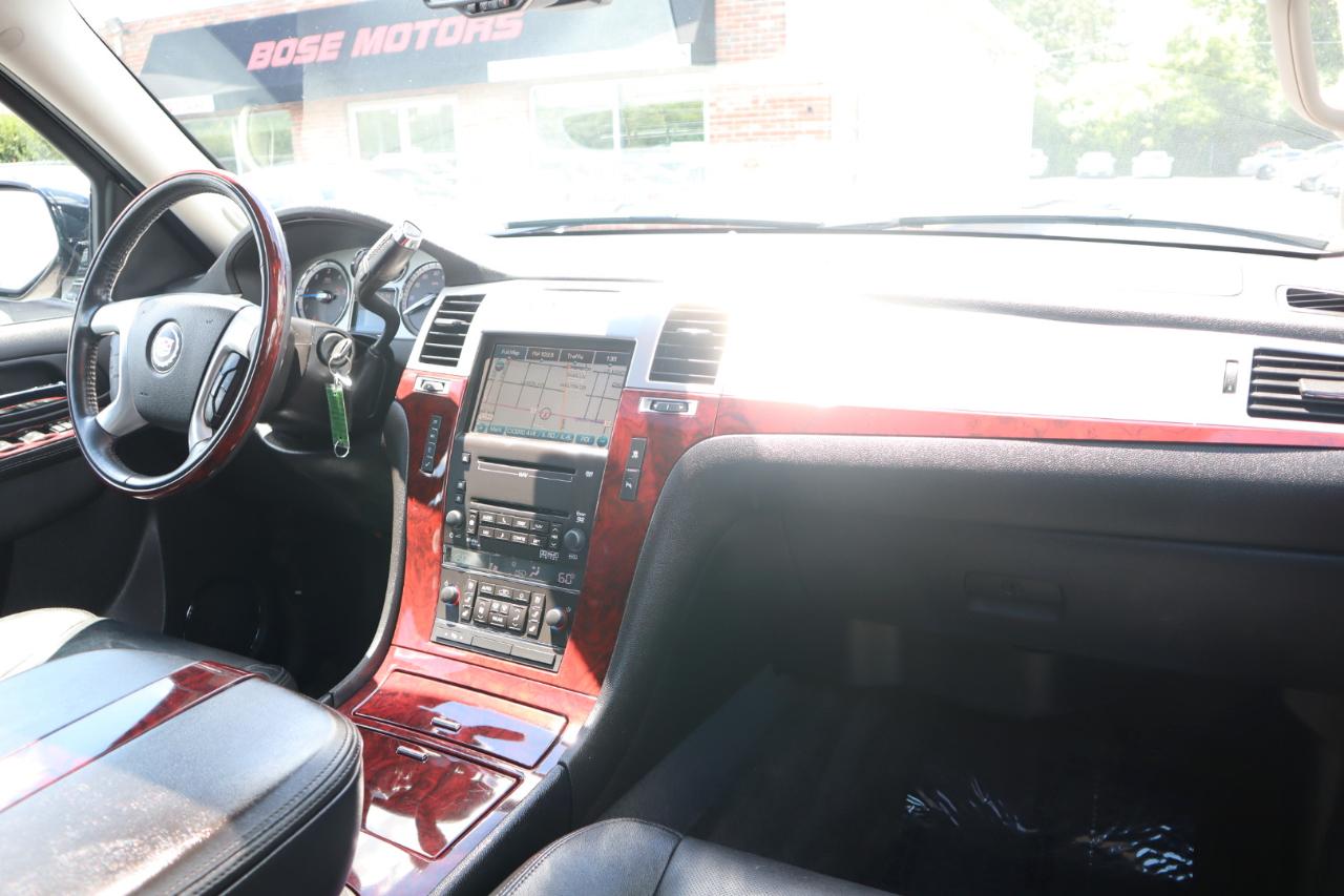 Cadillac Escalade AWD Luxury 2010