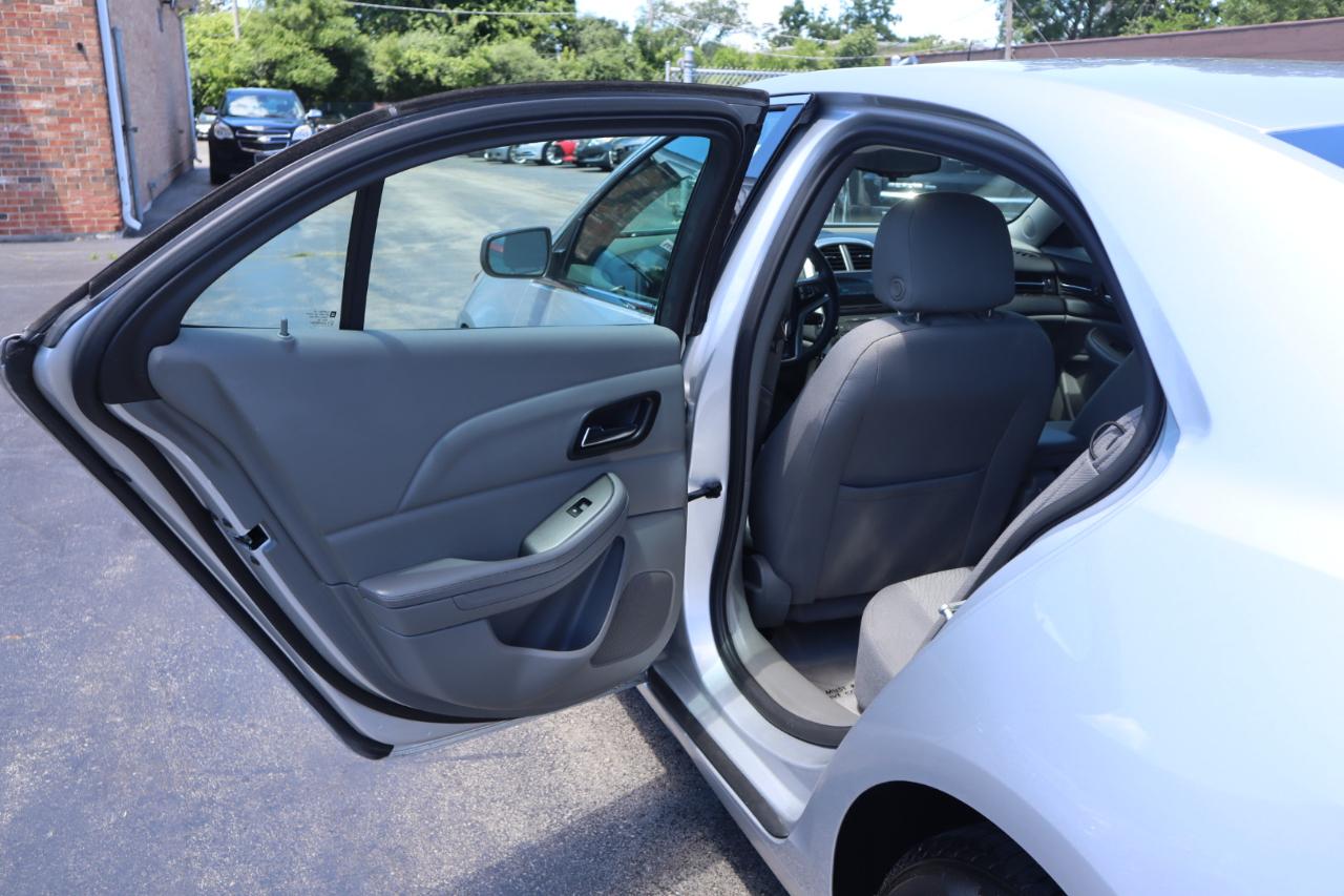 Chevrolet Malibu LS 2013