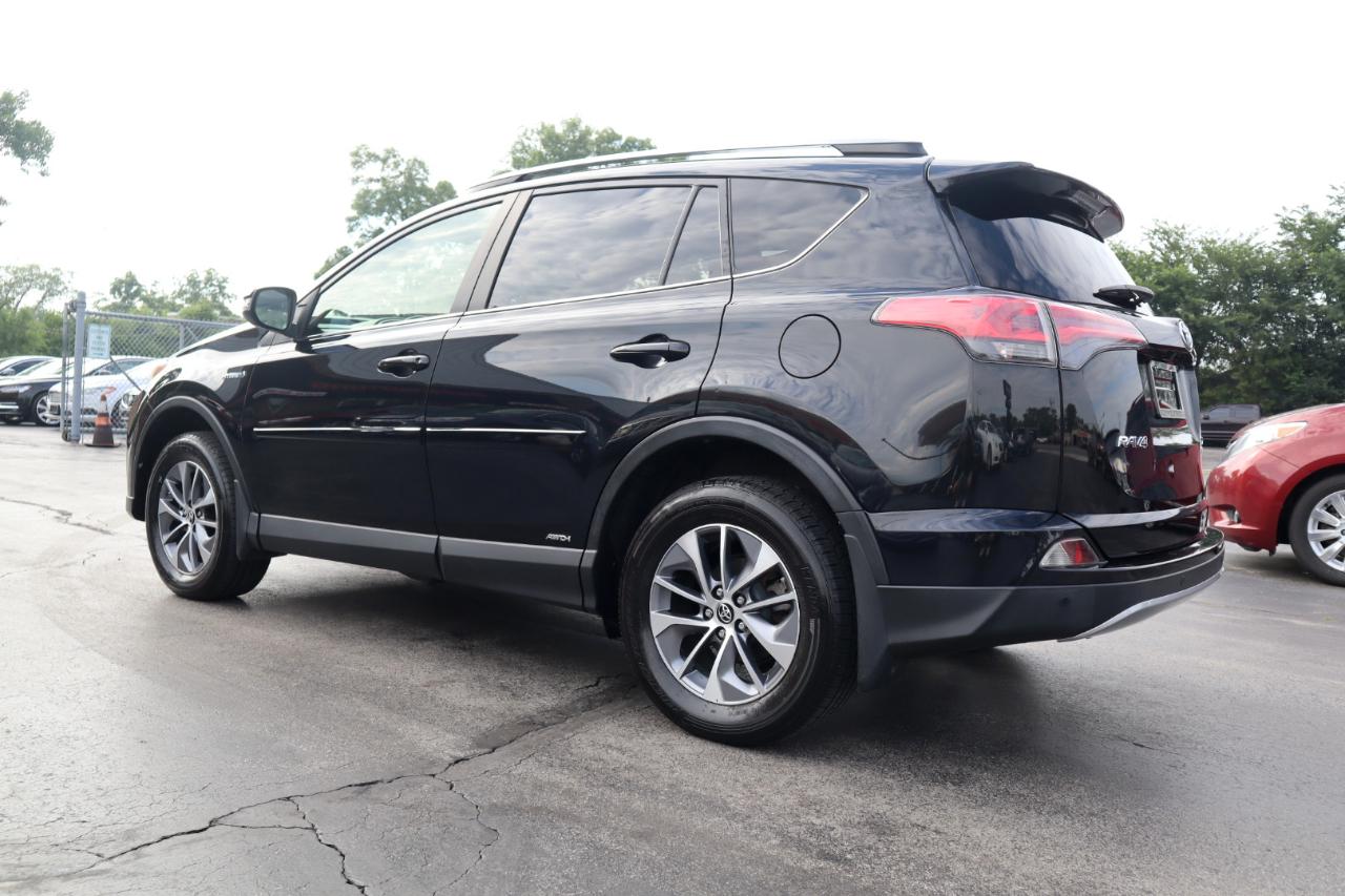 Toyota RAV4 Hybrid XLE 2017