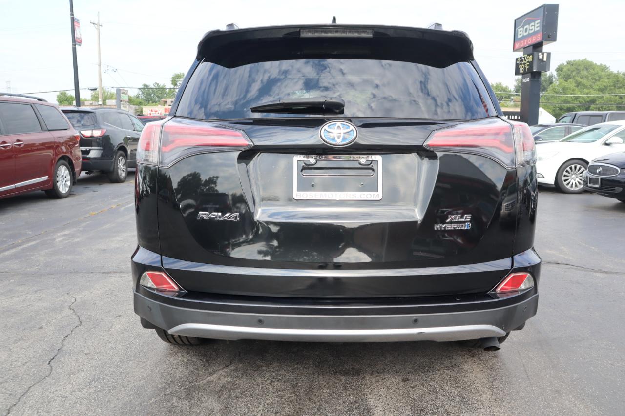 Toyota RAV4 Hybrid XLE 2017