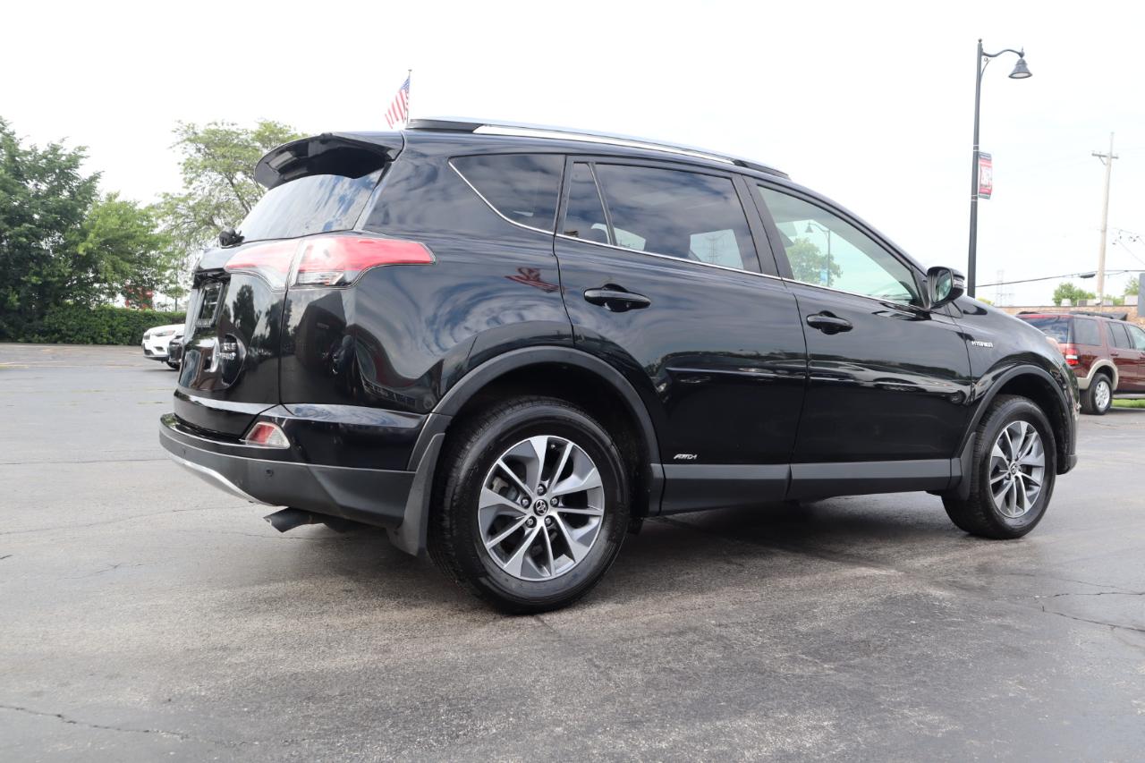 Toyota RAV4 Hybrid XLE 2017