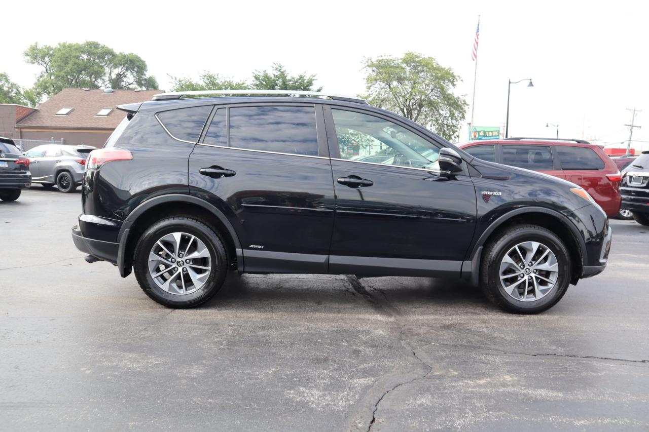 Toyota RAV4 Hybrid XLE 2017