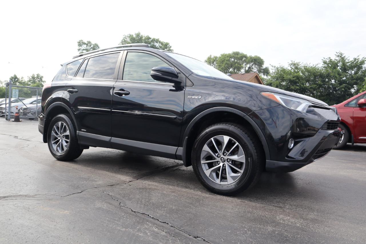 Toyota RAV4 Hybrid XLE 2017