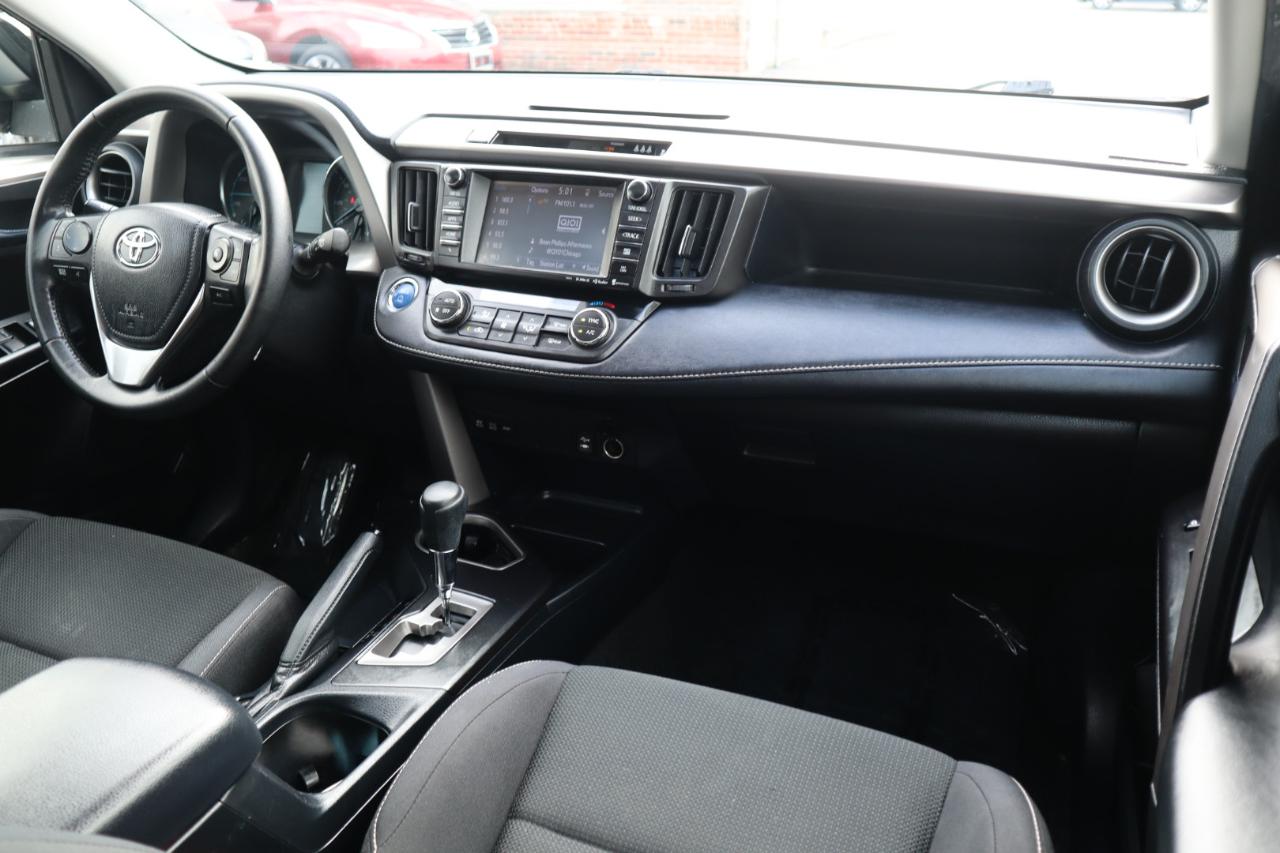 Toyota RAV4 Hybrid XLE 2017