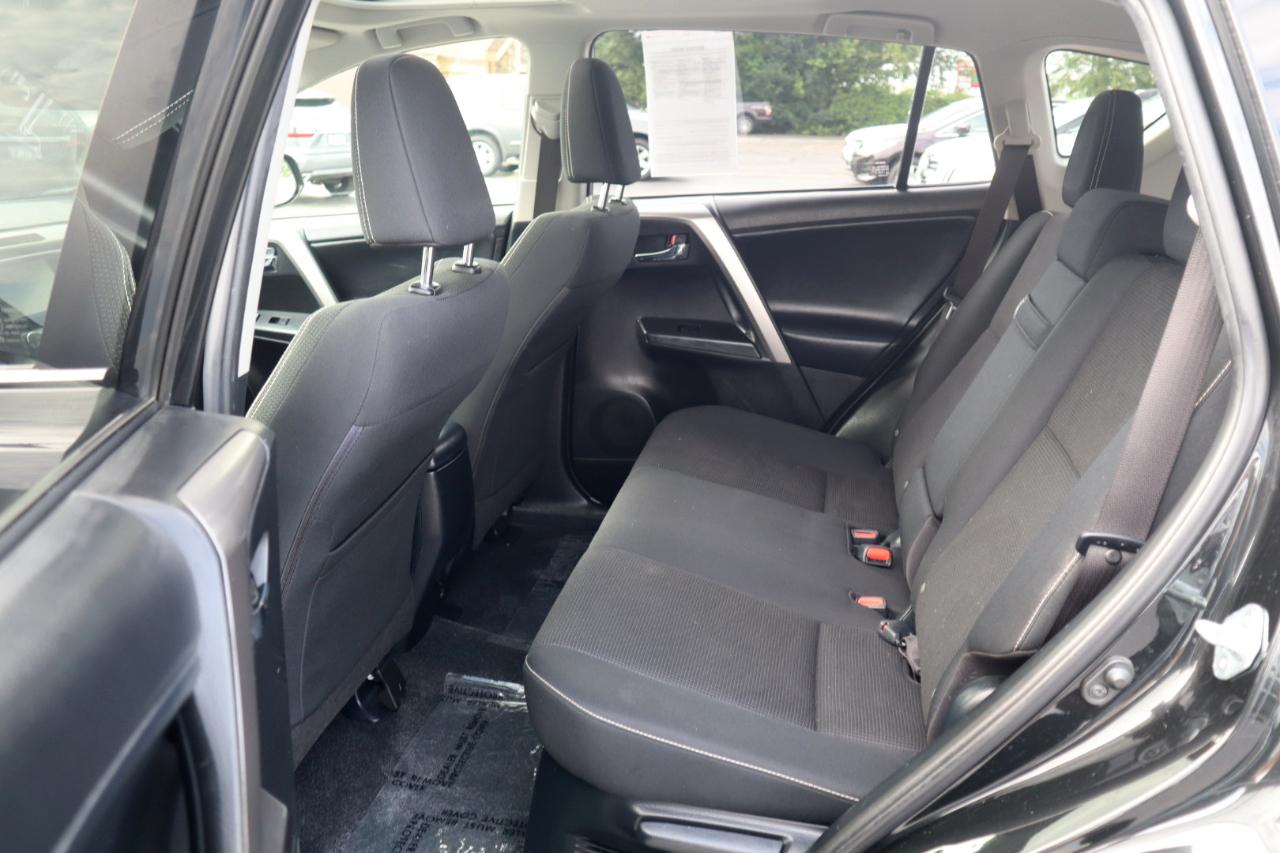 Toyota RAV4 Hybrid XLE 2017