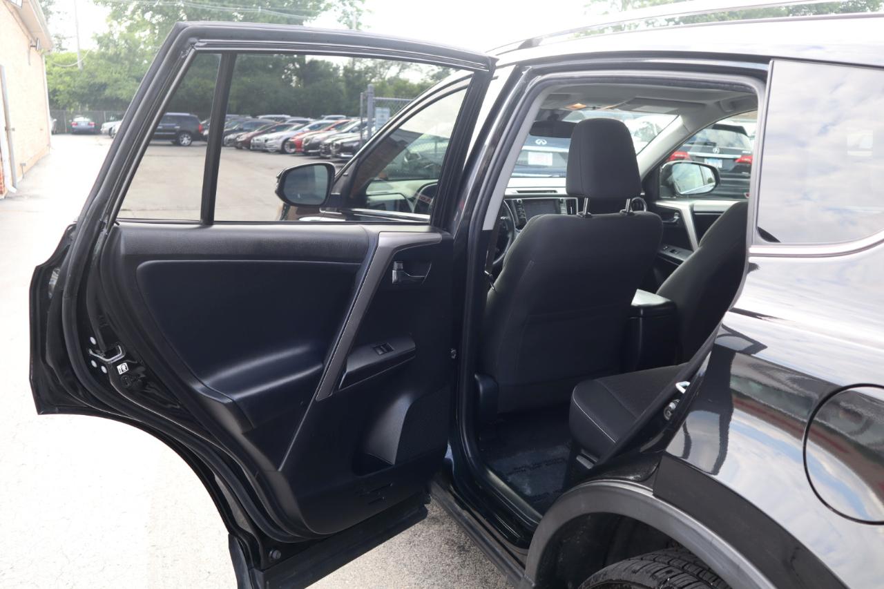 Toyota RAV4 Hybrid XLE 2017
