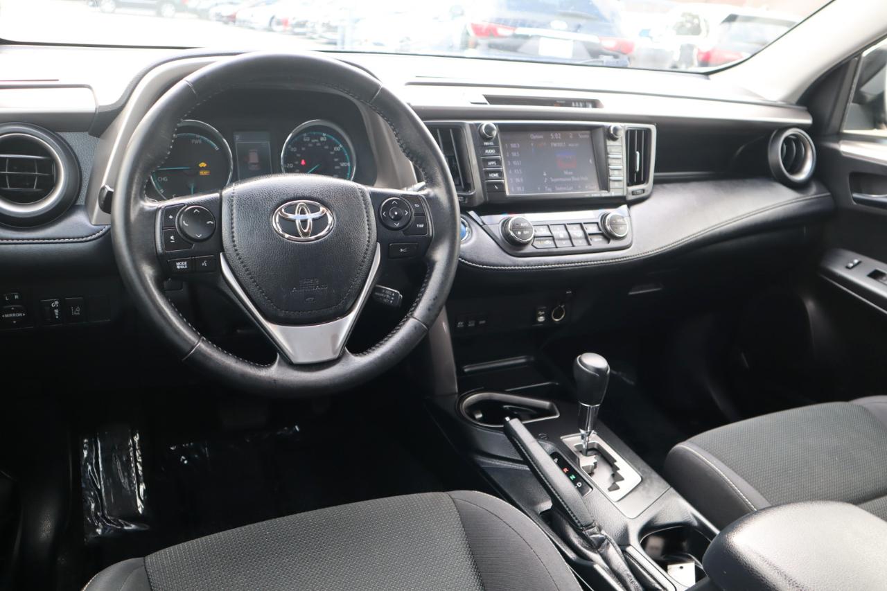 Toyota RAV4 Hybrid XLE 2017