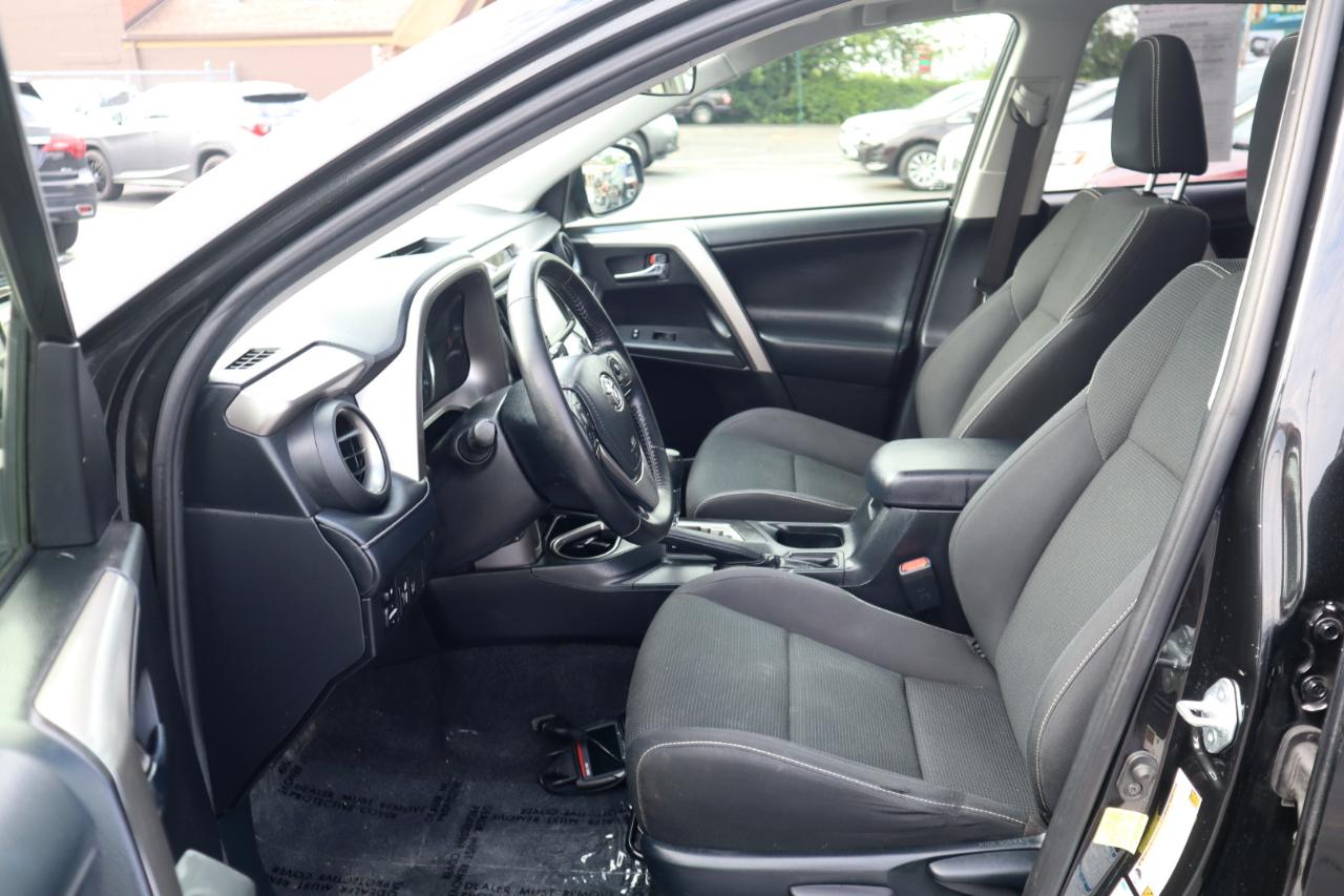 Toyota RAV4 Hybrid XLE 2017