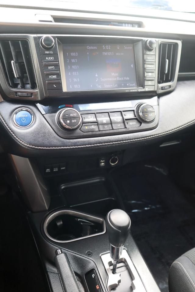Toyota RAV4 Hybrid XLE 2017