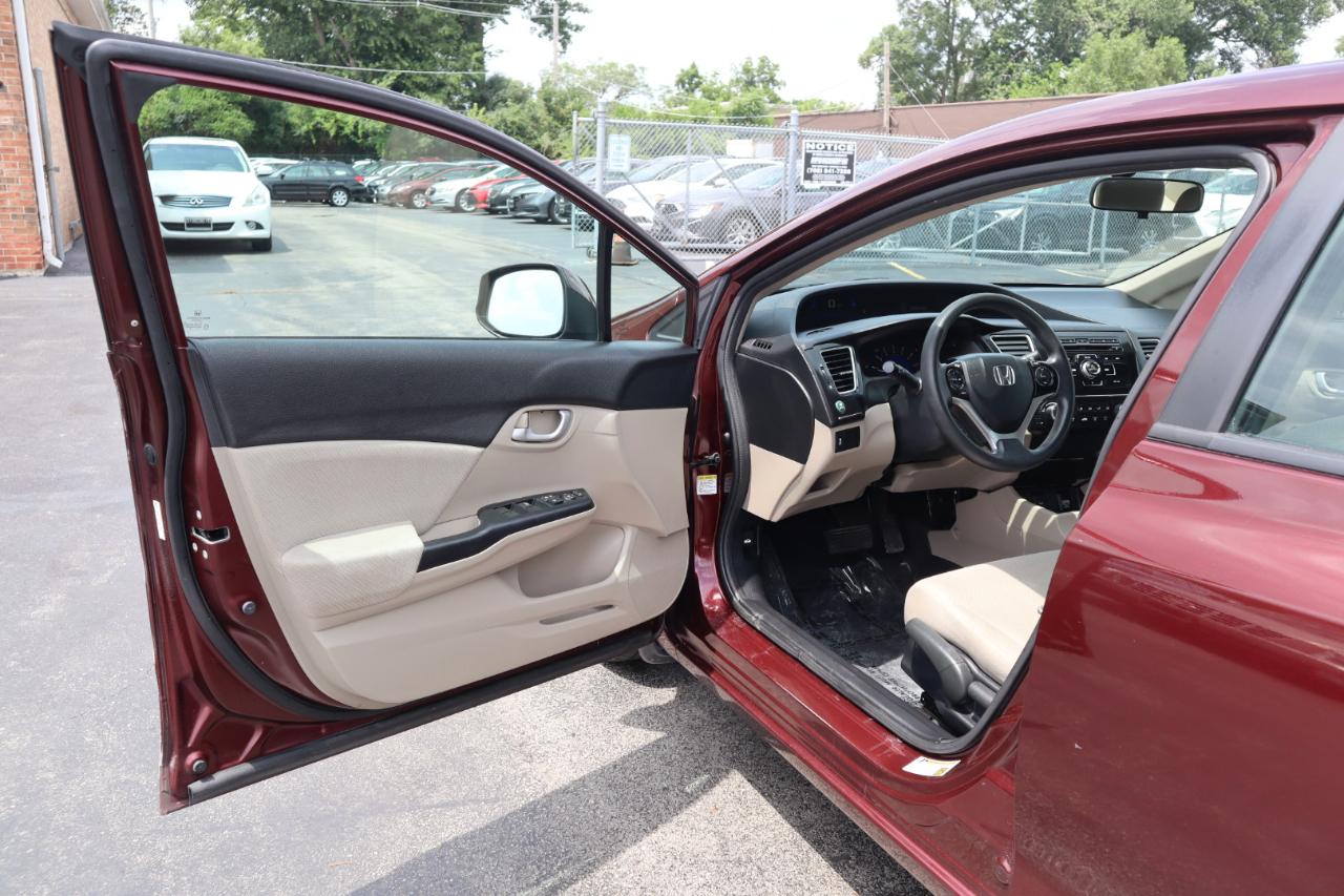 Honda Civic LX Sedan 5-Speed AT 2013