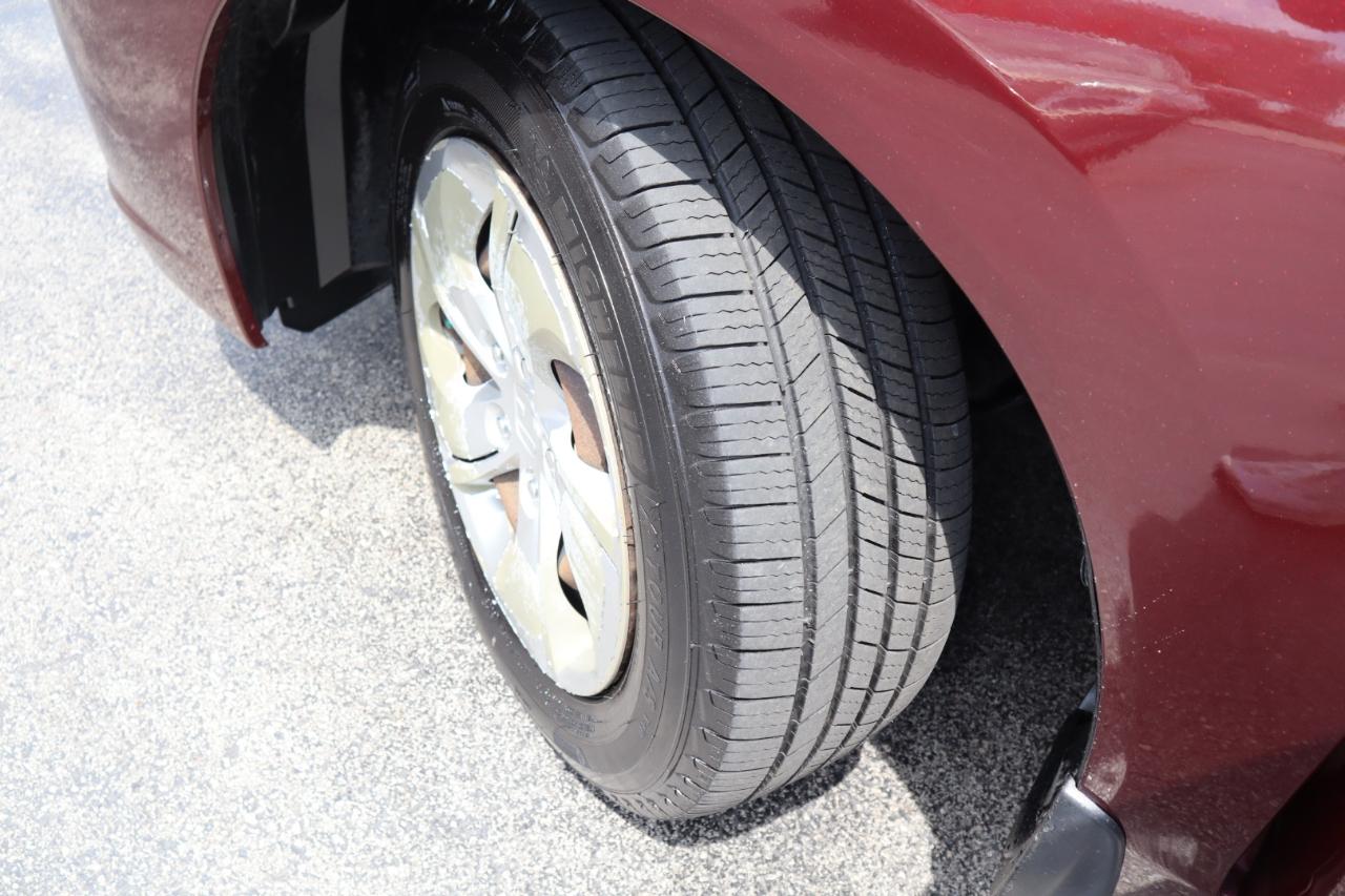 Honda Civic LX Sedan 5-Speed AT 2013