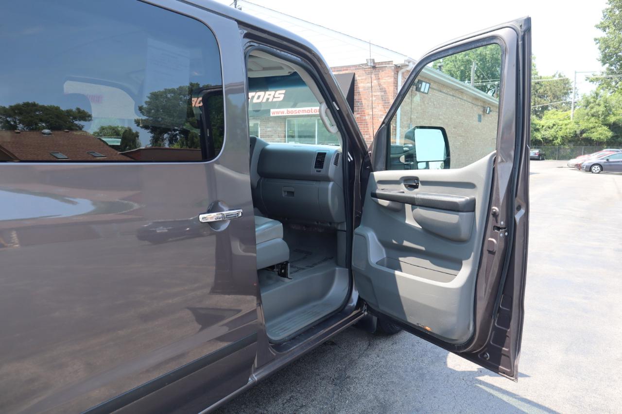 Nissan NV Passenger 3500 S V8 2013