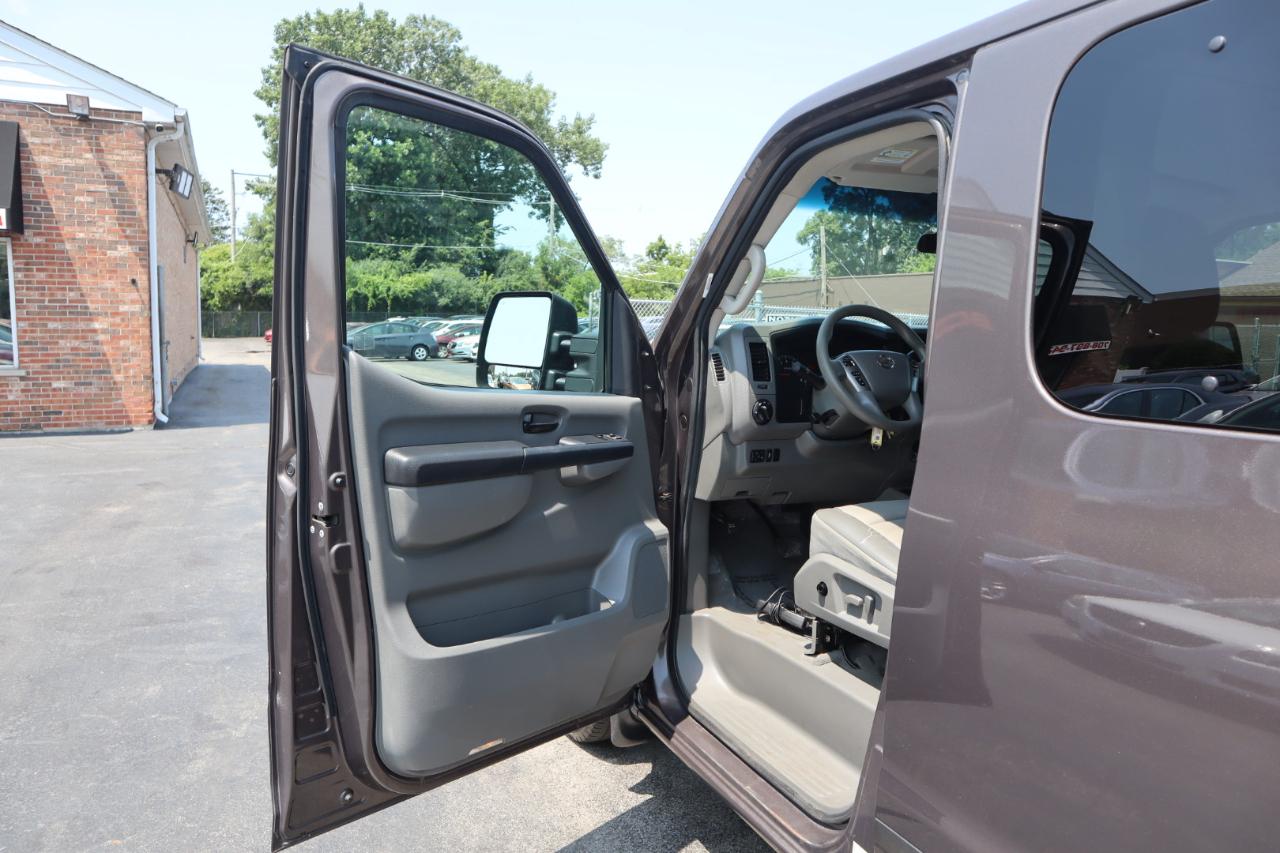 Nissan NV Passenger 3500 S V8 2013