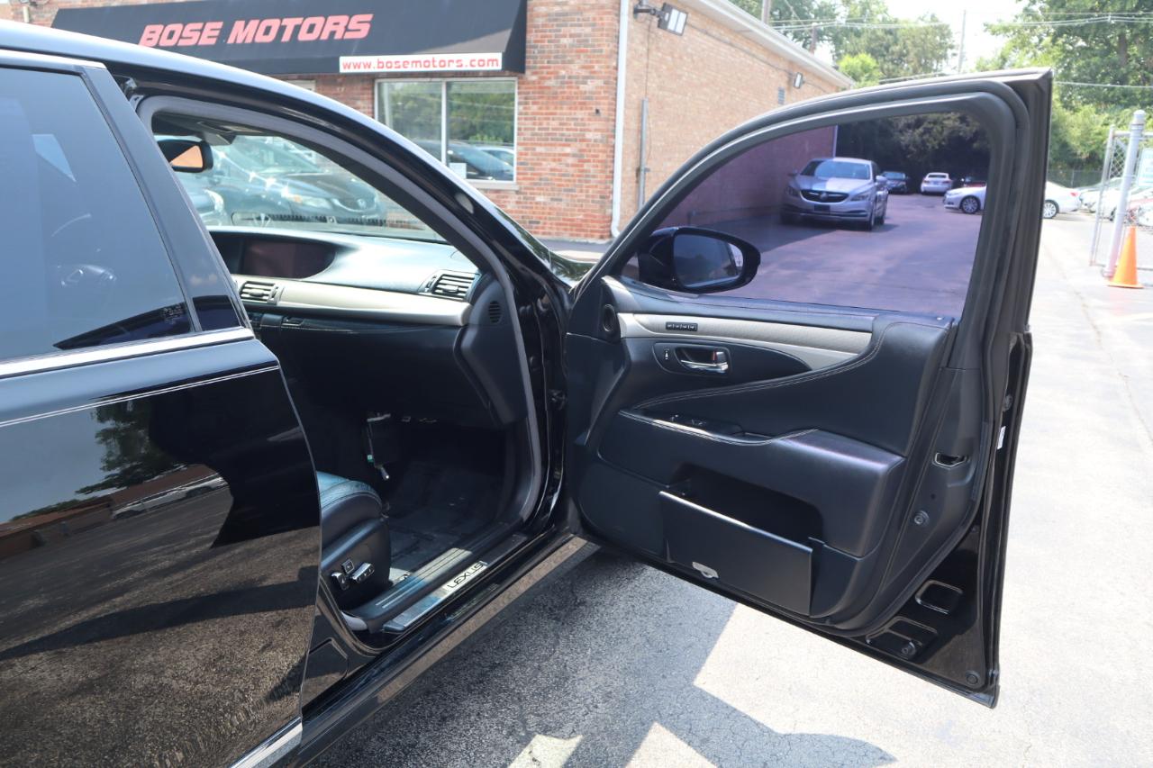 Lexus LS 460 Luxury Sedan AWD 2013