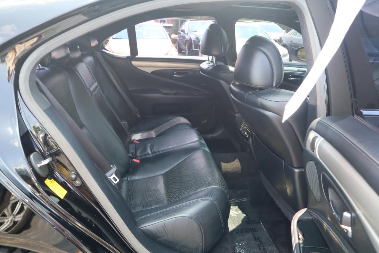 Lexus LS 460 Luxury Sedan AWD 2013