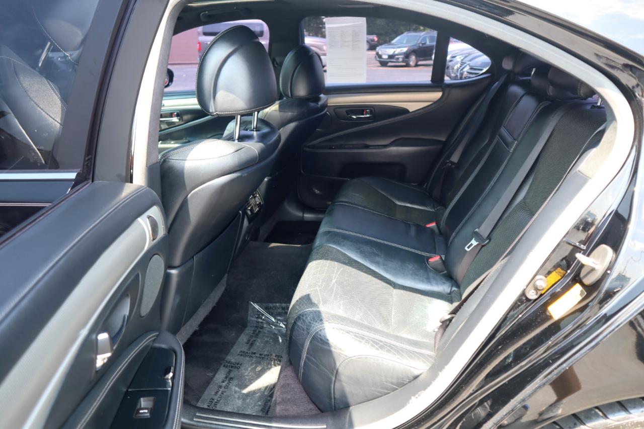 Lexus LS 460 Luxury Sedan AWD 2013