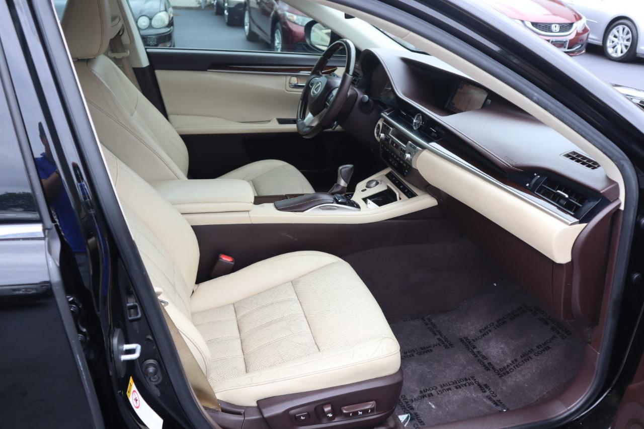 Lexus ES 350 Sedan 2016