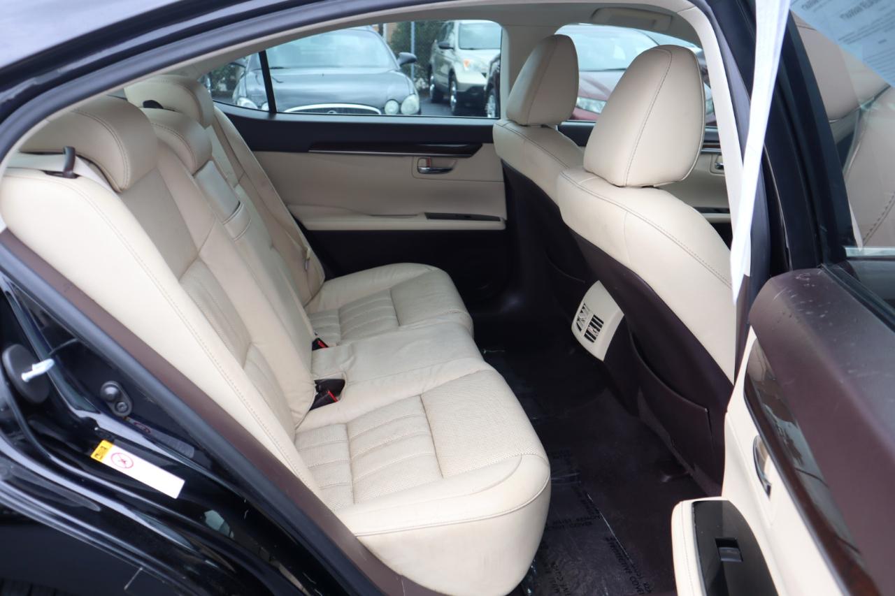 Lexus ES 350 Sedan 2016