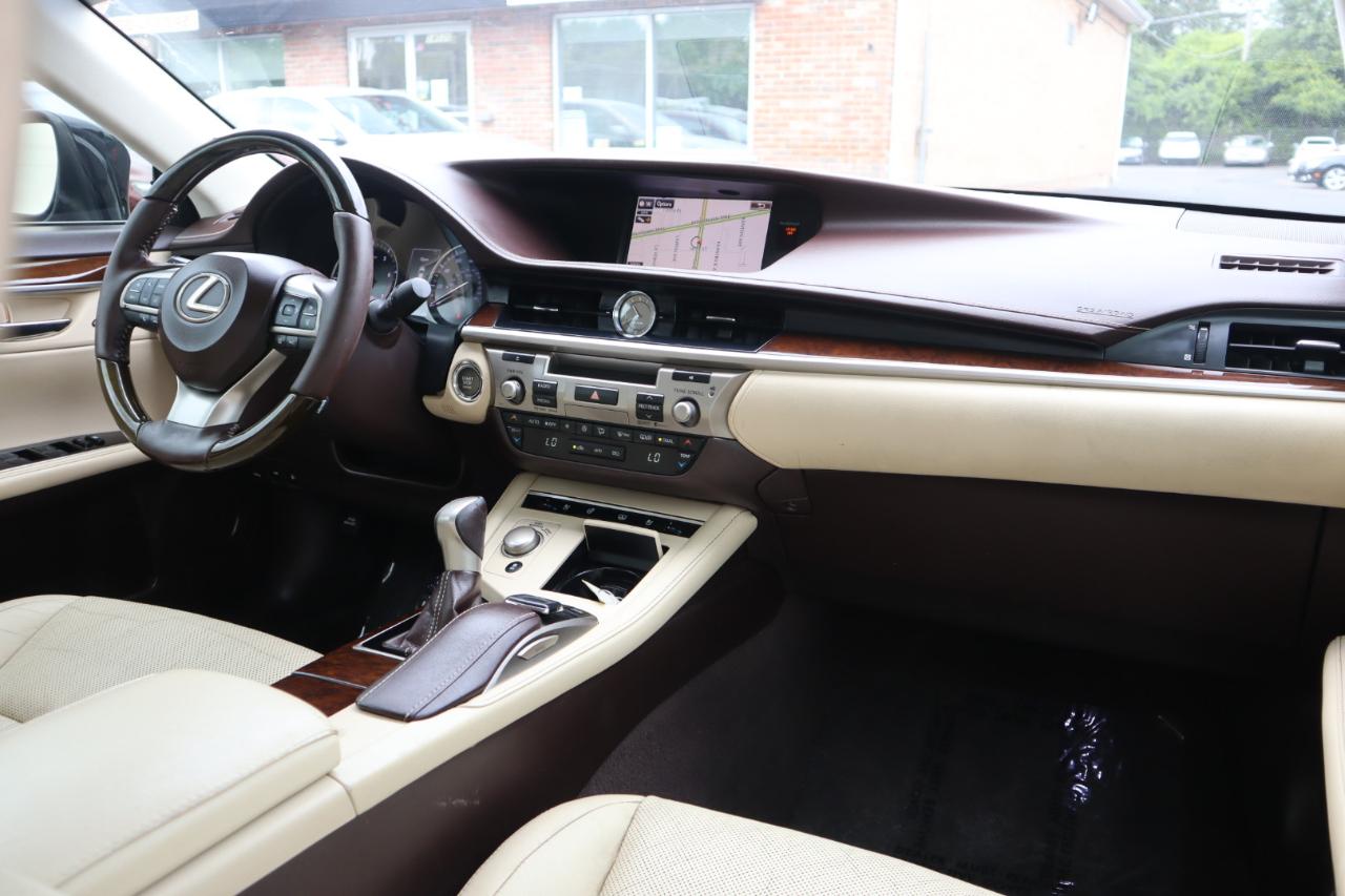Lexus ES 350 Sedan 2016
