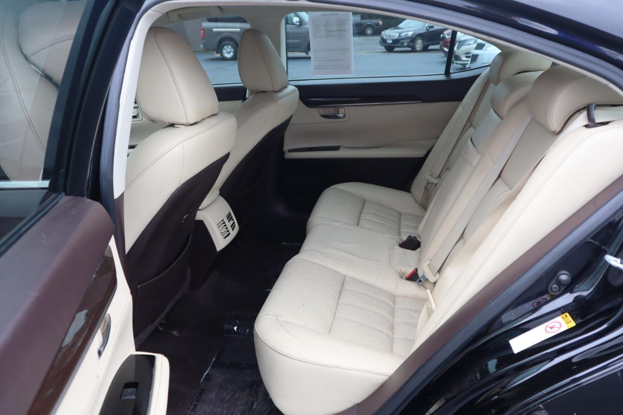 Lexus ES 350 Sedan 2016
