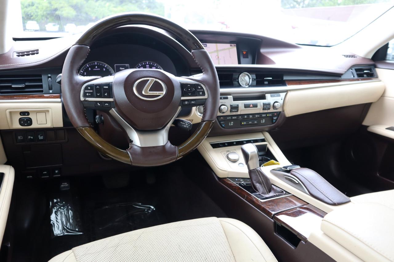Lexus ES 350 Sedan 2016