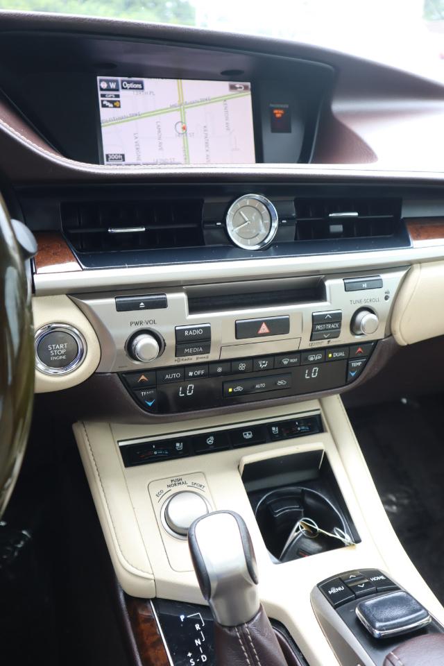 Lexus ES 350 Sedan 2016