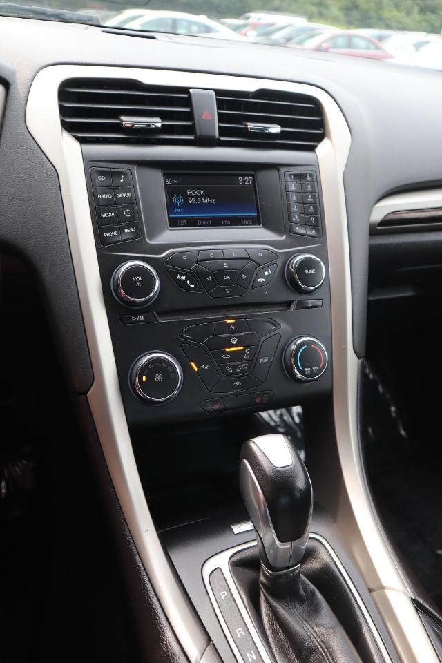 Ford Fusion SE 2015