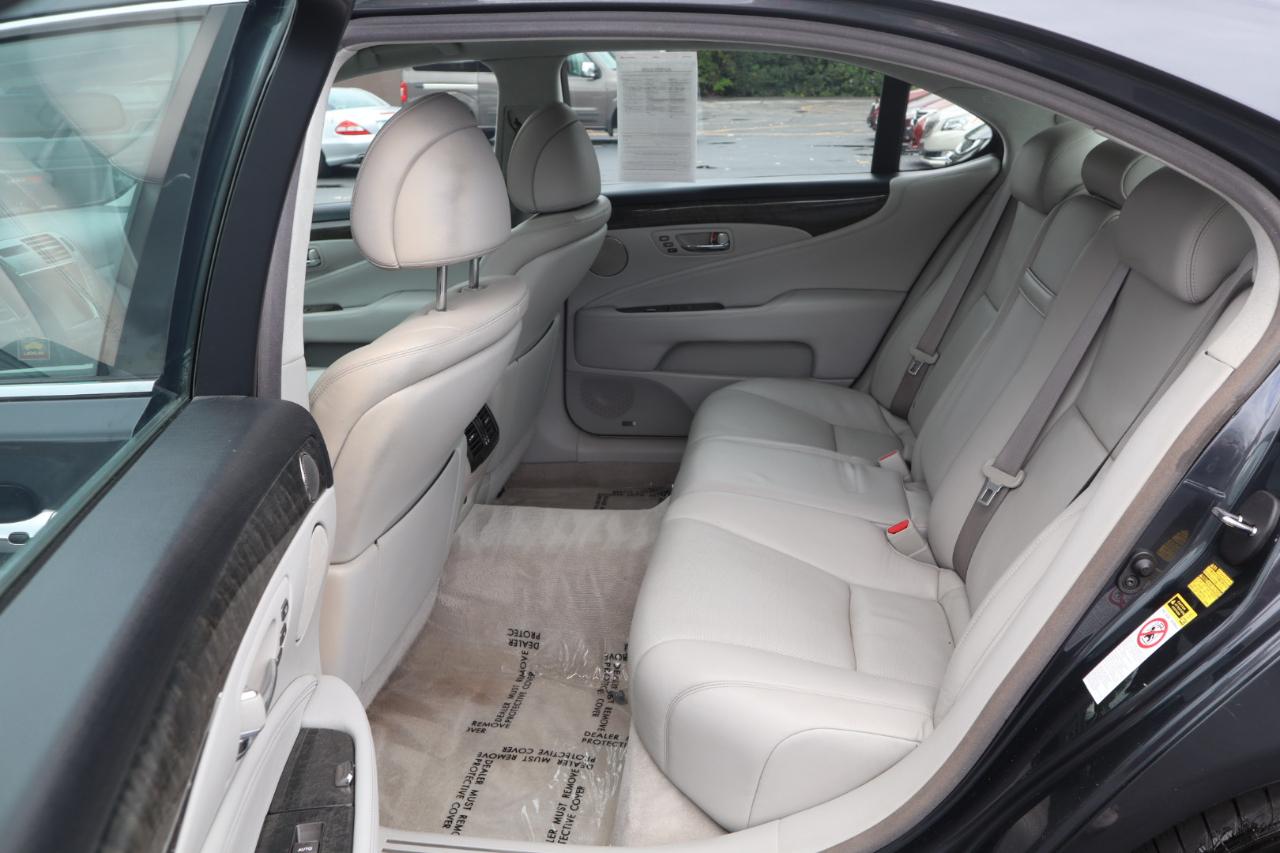 Lexus LS 460 L Luxury Sedan 2007