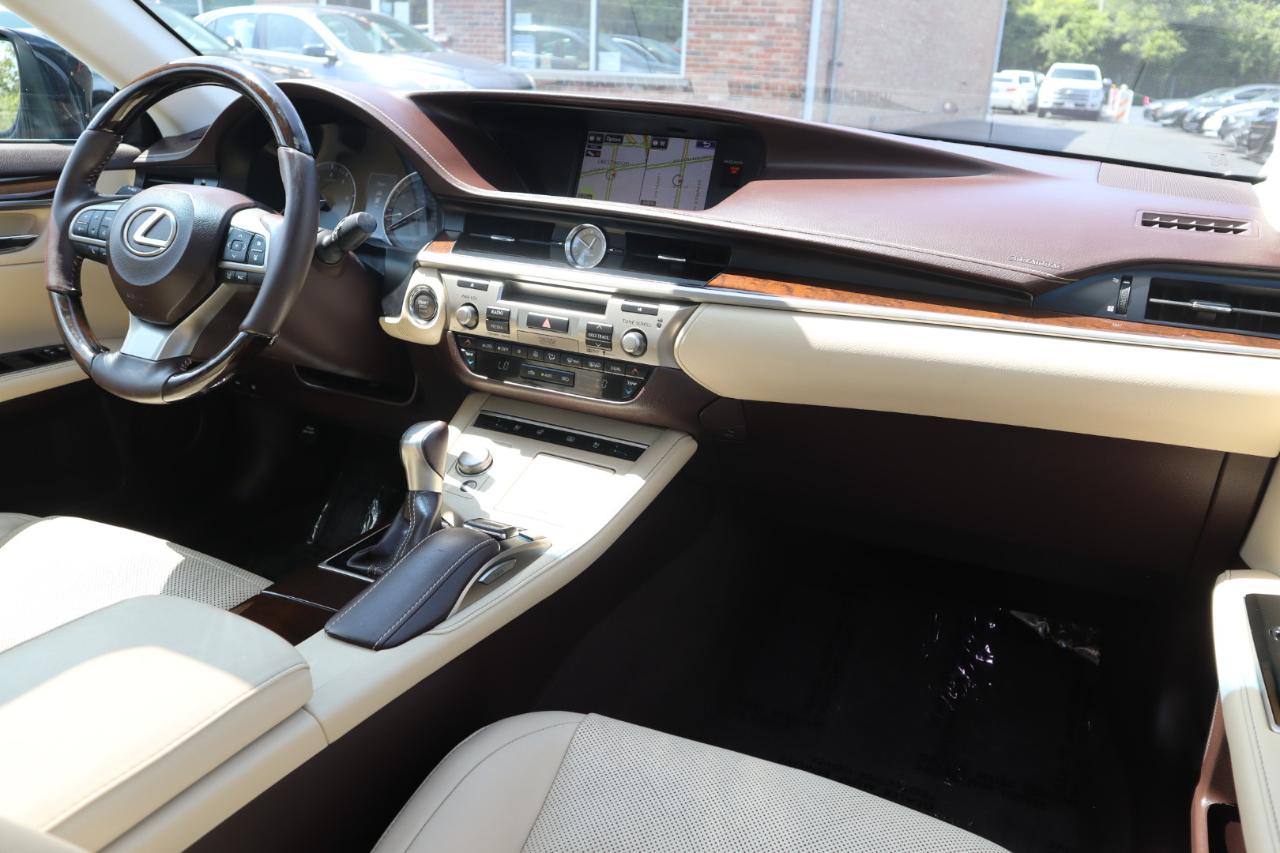 Lexus ES 350 Sedan 2016