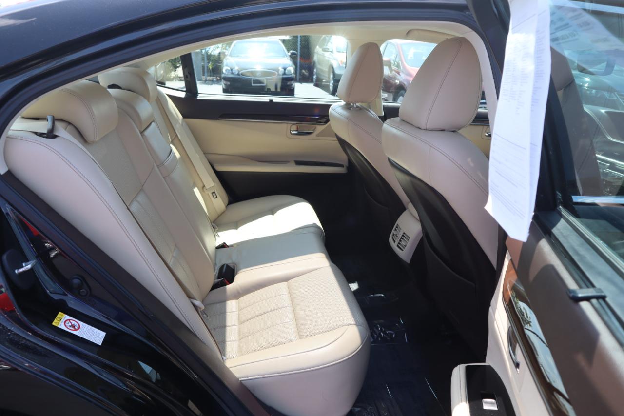 Lexus ES 350 Sedan 2016