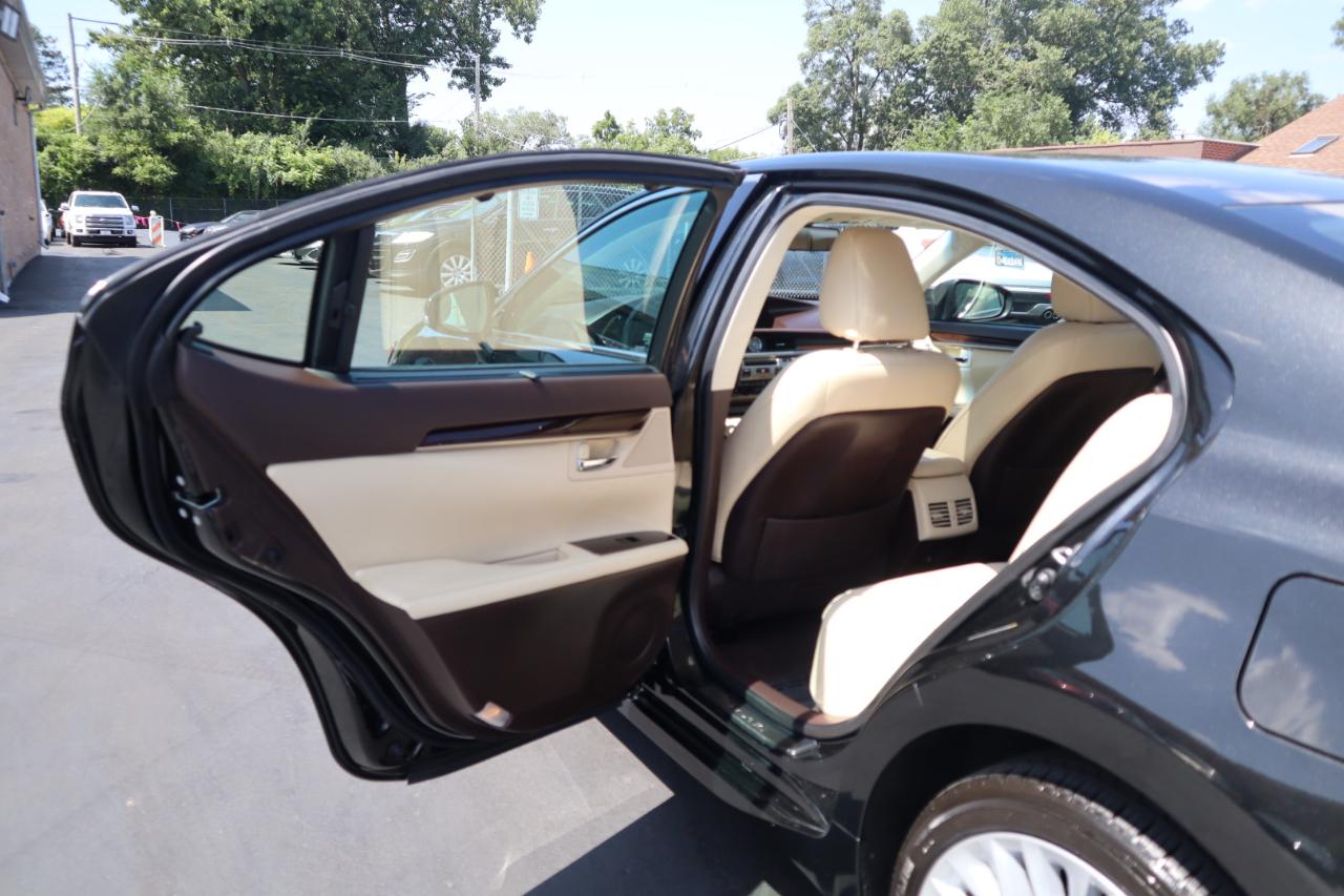 Lexus ES 350 Sedan 2016