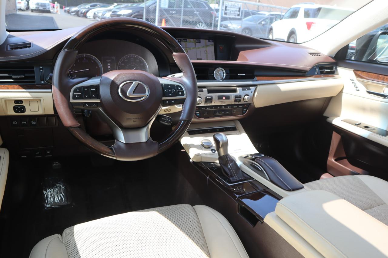 Lexus ES 350 Sedan 2016