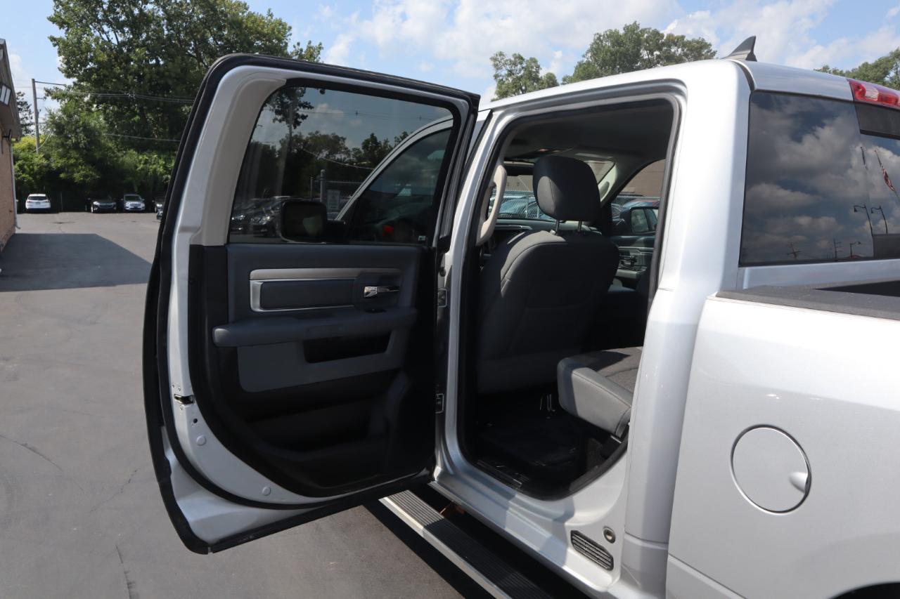 RAM 1500 SLT Crew Cab SWB 4WD 2014