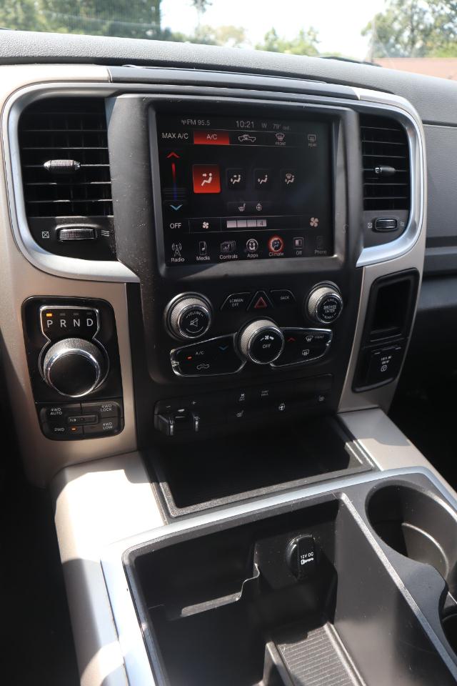 RAM 1500 SLT Crew Cab SWB 4WD 2014
