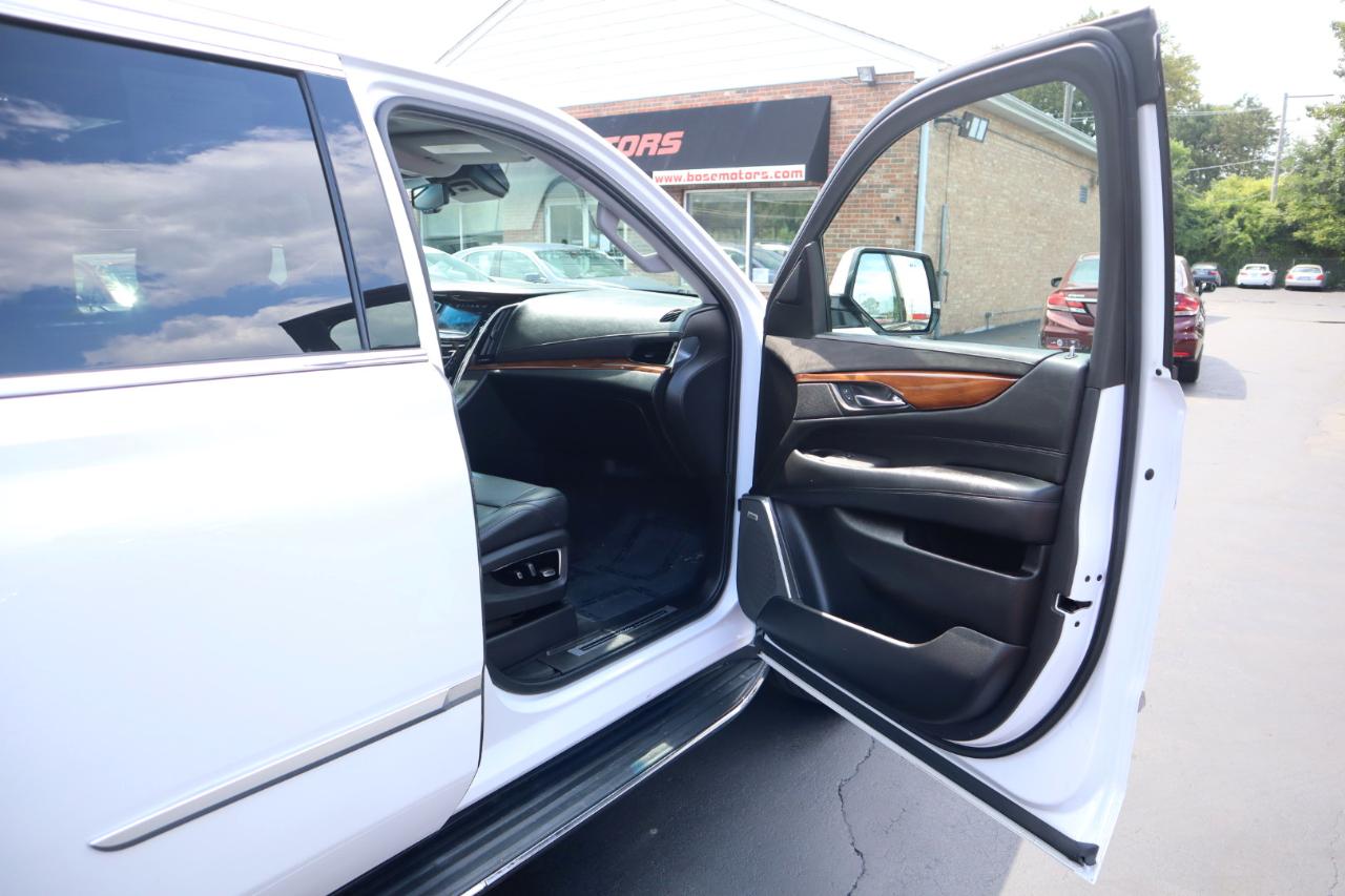 Cadillac Escalade Luxury 4WD 2016