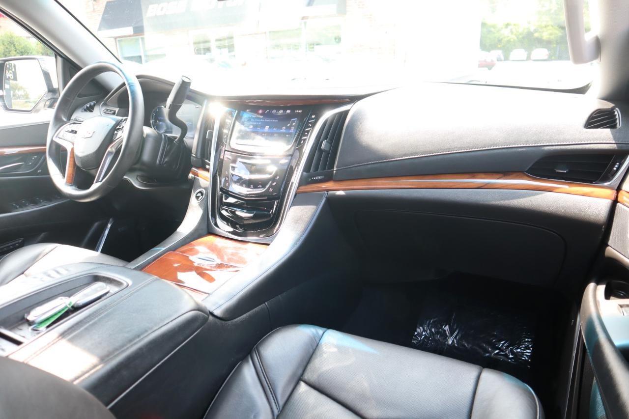 Cadillac Escalade Luxury 4WD 2016