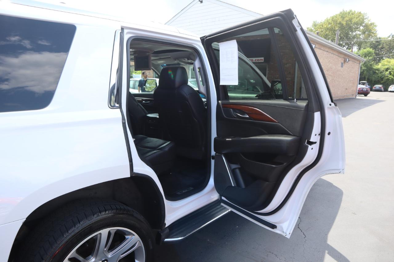 Cadillac Escalade Luxury 4WD 2016